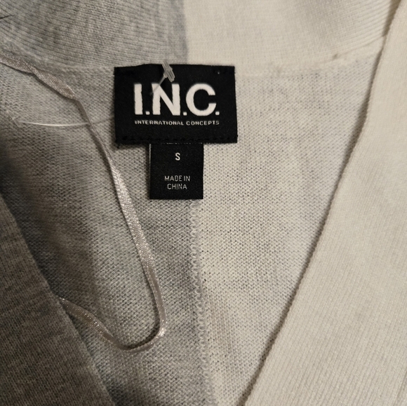New INC V-Neck Oversized Sweater In Small - Picture 5 of 9